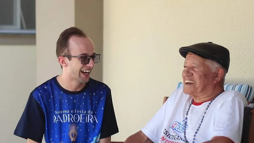 Irmão Brasil ao lado do Ir. Ian, na comunidade Irmão Bento, onde viveu seus últimos anos de vida