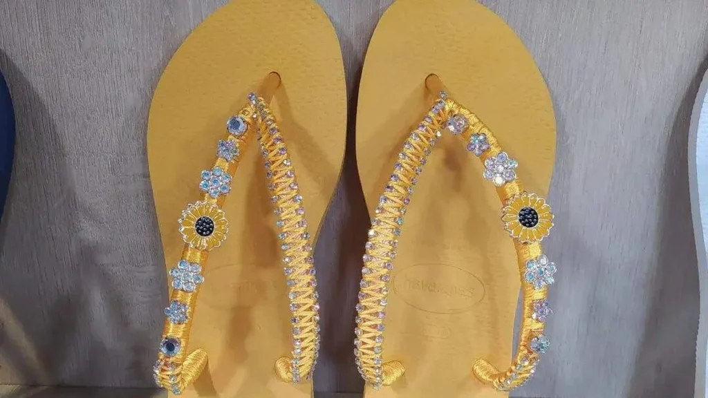 Imagem chinelo girassol do artigo Chinelo Girassol - Faça Você Mesmo