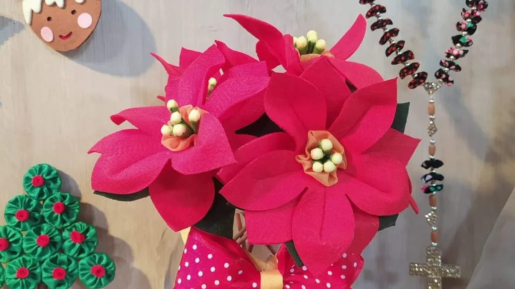Imagem flor bico de papagaio do artigo Flor bico de papagaio em feltro - Faça Você Mesmo