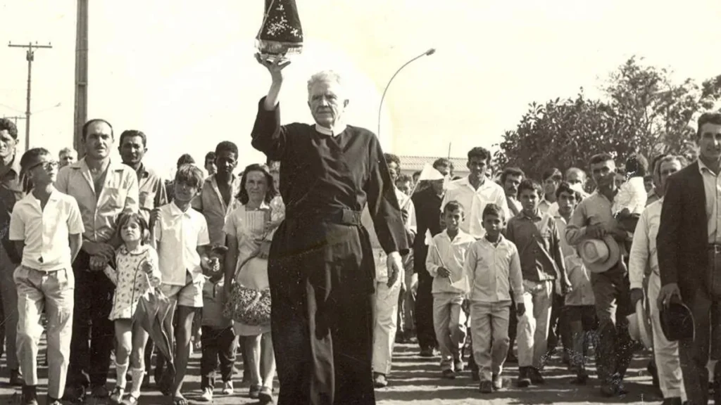 Imagem padre vitor coelho missionario aparecida do artigo Pe. Vítor Coelho, devoto convicto