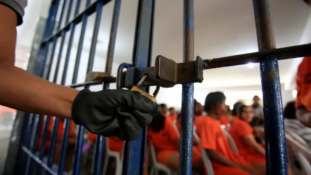 Imagem pessoas presas no brasil do artigo Pastoral Carcerária propõe atualização na Lei de Execução Penal