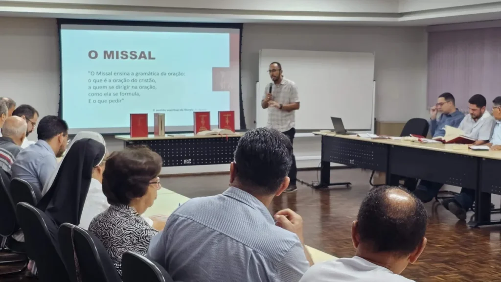 Imagem Pe. Padre DiegoDiego 1 do artigo Comissão de Pastoral promove oficina sobre nova tradução da 3ª Edição do Missal