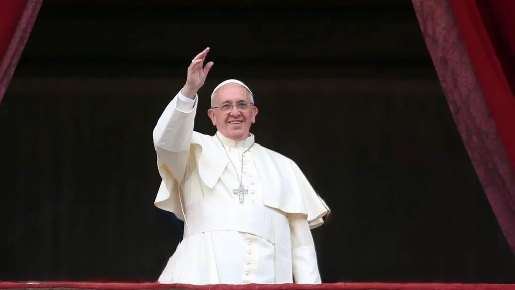 Imagem Papa Francisco sorrindo no Vaticano do artigo Veja a retrospectiva do Papa Francisco em 2023