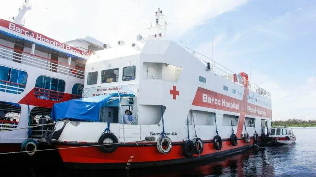 Imagem Barco Hospital Papa Francisco em operacao do artigo Barco Hospital Papa Francisco ultrapassa 100 mil atendimentos em 2023