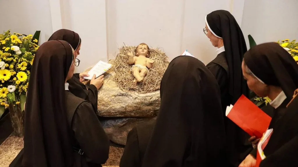 Imagem Menino Jesus e Franciscanas do artigo Fiéis podem obter Indulgência Plenária em igrejas franciscanas