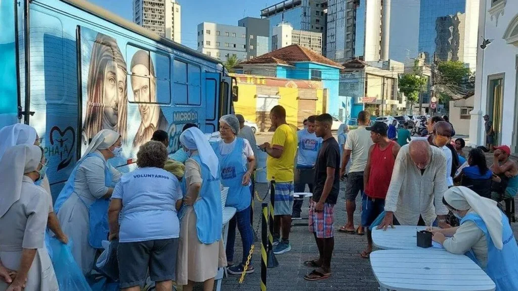 Imagem Micro onibus da Caridade 1 do artigo Micro-ônibus oferece dignidade aos irmãos em situação de rua