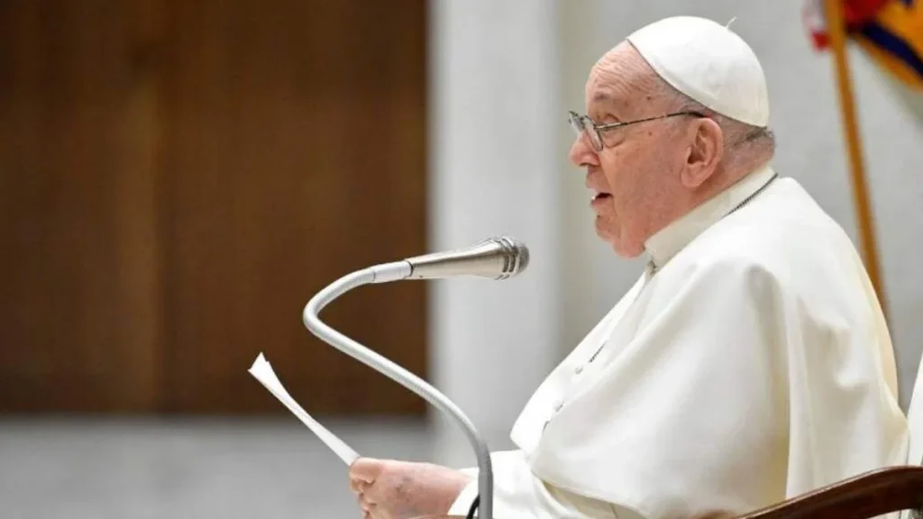 Imagem papa na audiencia geral do artigo Papa: “a avareza é uma doença do coração, não da carteira”