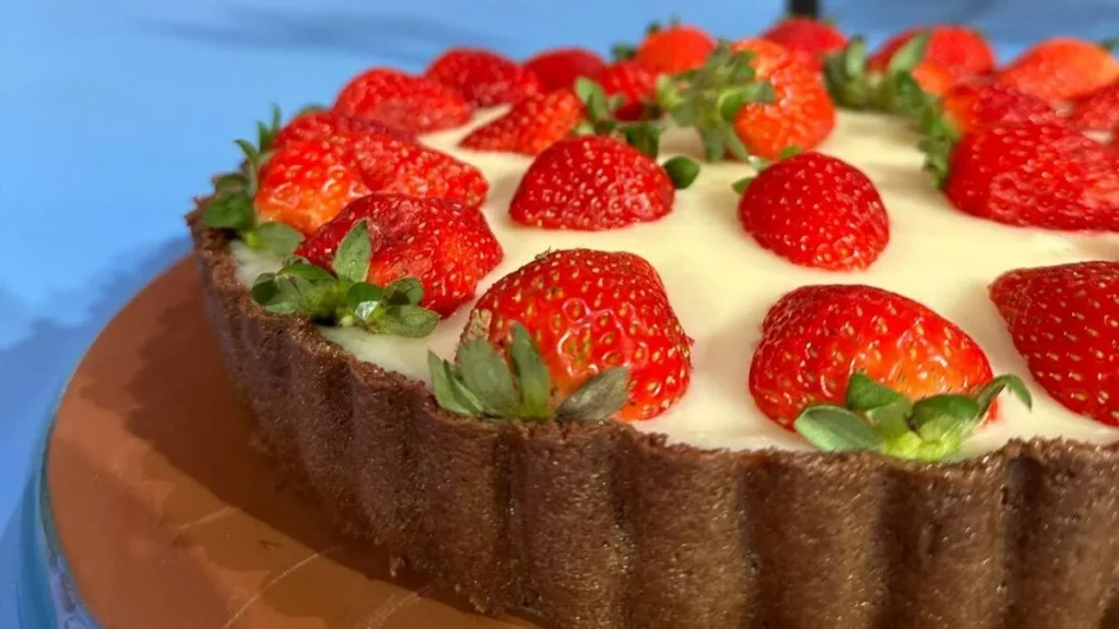 Imagem Torta de chocolate branco com morangos do artigo Torta de Chocolate Branco com Morango - Santa Receita