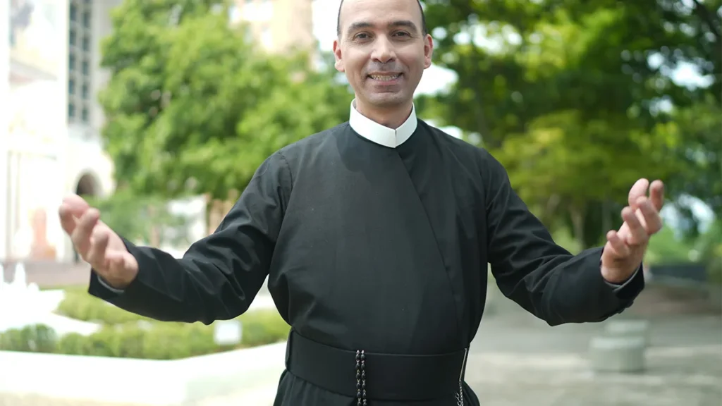 Imagem Pe Fabio 2024 novo administrador do artigo Conheça o Padre Fábio Evaristo, o novo administrador ecônomo do Santuário Nacional