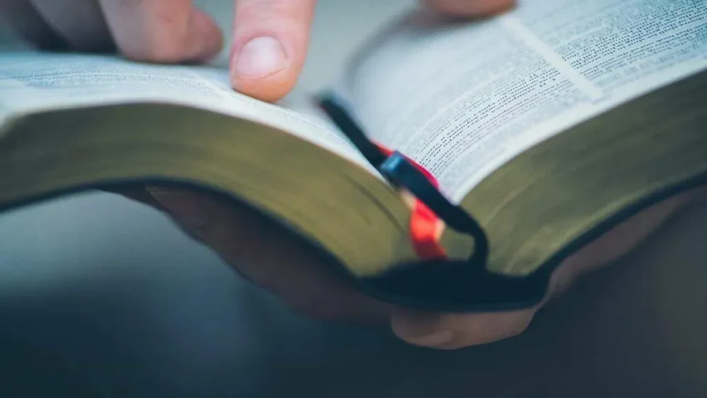 Imagem Biblia aberta do artigo Do profeta Ezequiel, para nós hoje