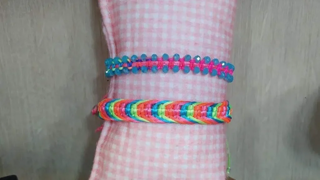 Imagem pulseira do artigo Pulseira duo neon - Faça Você Mesmo