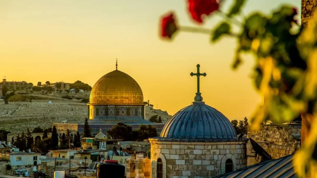 Imagem vista da terra santa do artigo Mais de mil pessoas rezam Via-Sacra pela paz em Jerusalém
