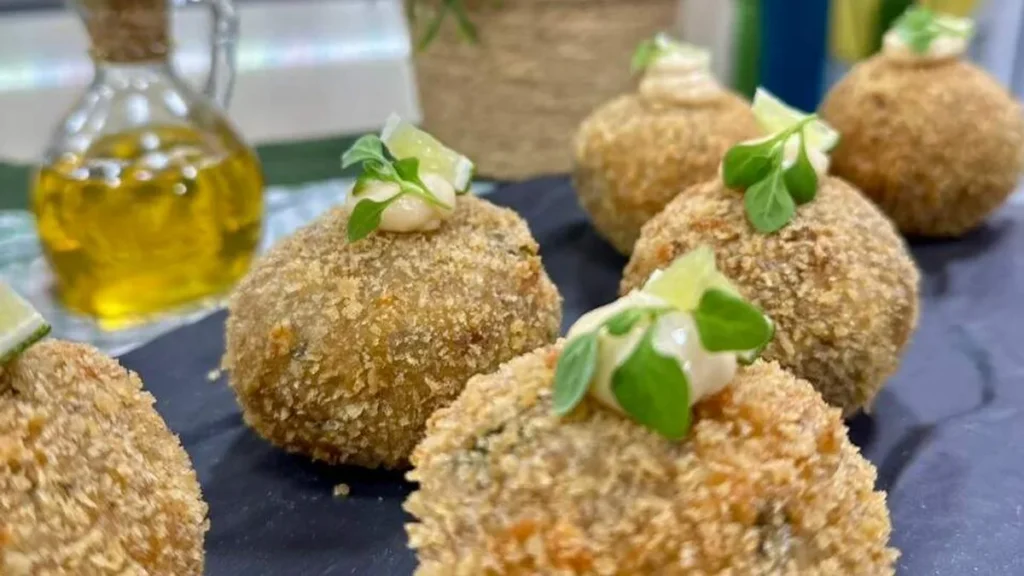 Imagem bolinho de pernil do artigo Bolinho de Pernil - Santa Receita