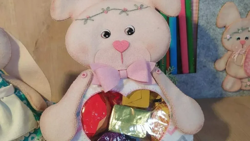 Imagem coelho porta bombom do artigo Coelho Porta-Bombom em feltro - Faça Você Mesmo