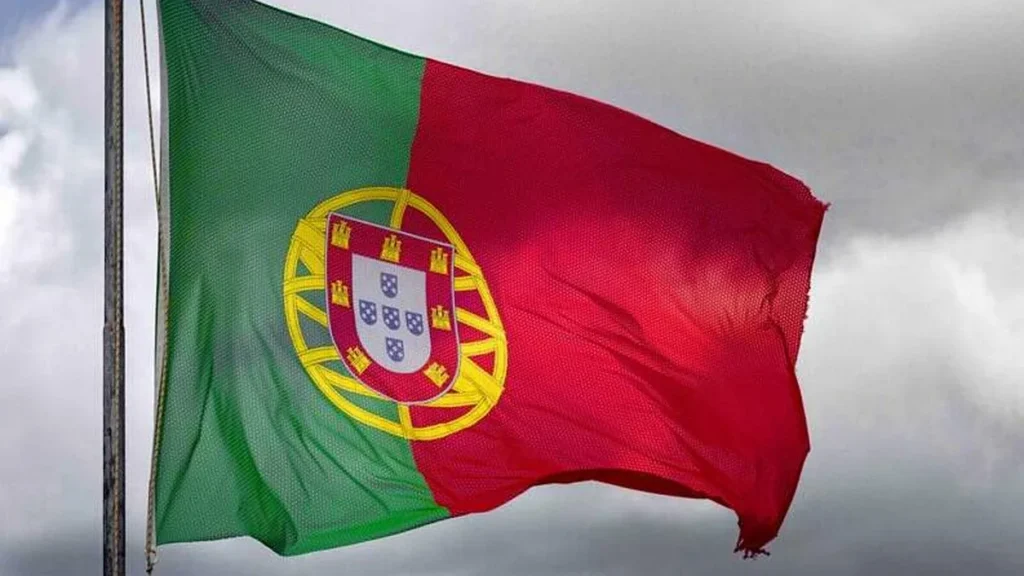 Imagem Bandeira de Portugal do artigo Reparações ao Brasil