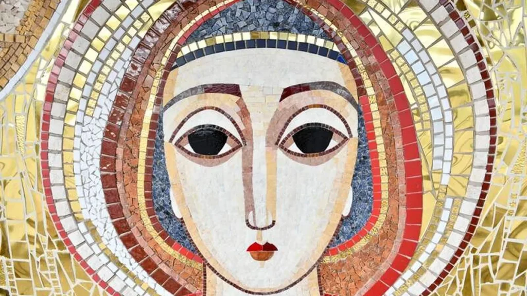 Imagem Virgem Maria retratada na Fachada Sul do artigo Pesquisadora reflete como arte sacra inspira a contemplação