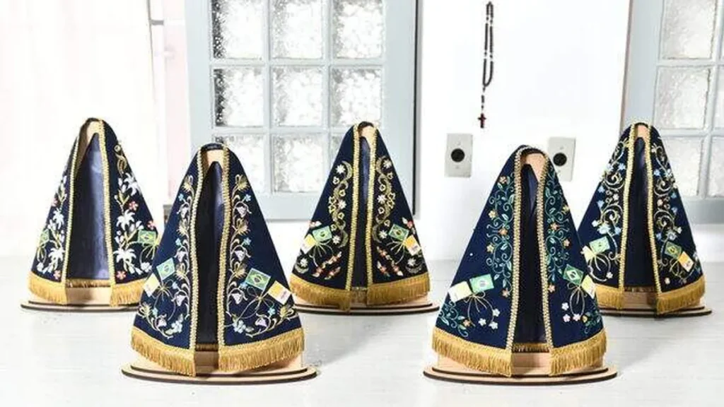 Imagem Mantos do artigo Novos mantos de Nossa Senhora Aparecida são confeccionados