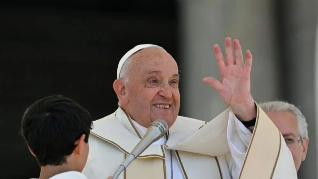 Imagem papa na Jornada Mundial das Criancas 2024 do artigo Papa Francisco na 1ª Jornada Mundial das Crianças: “A fé nos torna felizes”