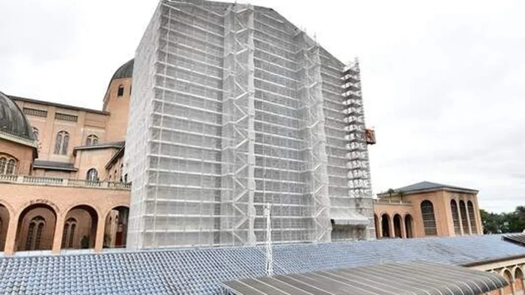 Após a entrega da Fachada Sul, voltamos nossos esforços para a Fachada Leste do Santuário Nacional