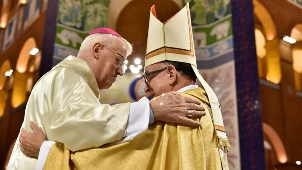 Dom Orlando Brandes e Dom Raymundo Damasceno Assis