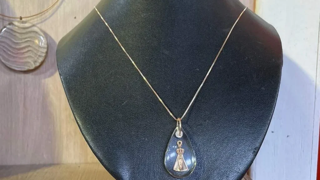 Imagem joia de nossa senhora aparecida em resina faca voce mesmo do artigo Joia de Nossa Senhora Aparecida - Faça Você Mesmo