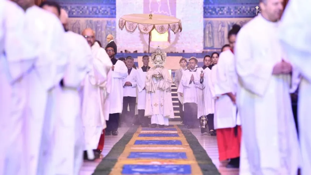Imagem Corpus Christi em Aparecida 2024 do artigo Corpo de Cristo é celebrado na Casa da Mãe Aparecida