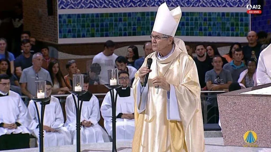Imagem Missa Simposio das familias do artigo “Confio todas as famílias à sagrada família de Nazaré”, afirma Dom Bruno Versari