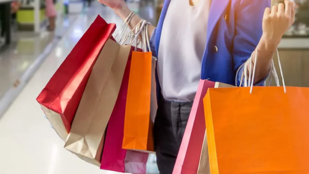 Imagem Sacolas de compras do artigo Comércio na região registra alta de quase 7% no primeiro trimestre