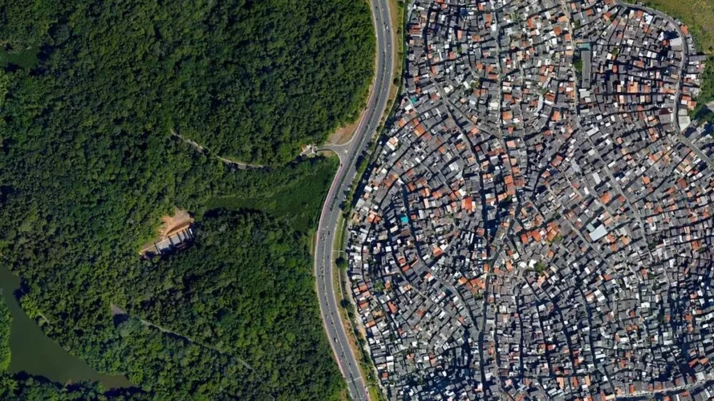 Imagem territorio urbano e floresta do artigo Santa Sé mostra preocupação com mudanças climáticas