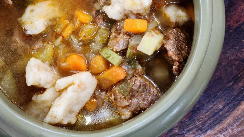 Imagem Sopa de carne com massa de pao do artigo Sopa de Carne com Massa de Pão - Santa Receita