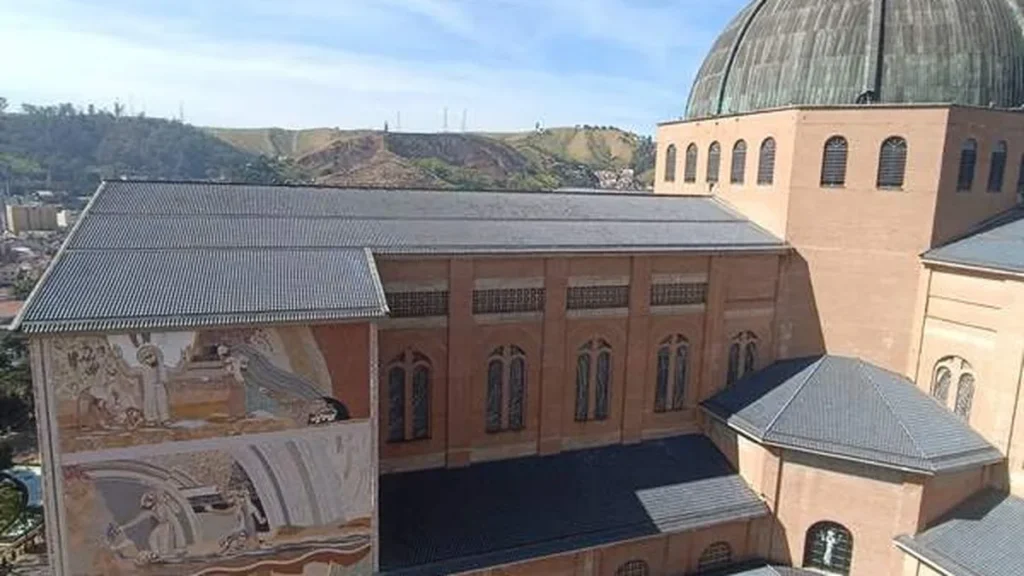 Imagem Basilica de Aparecida vista do alto do artigo 25 anos da Família dos Devotos: Construindo com amor a evangelização a partir da Casa da Mãe Aparecida