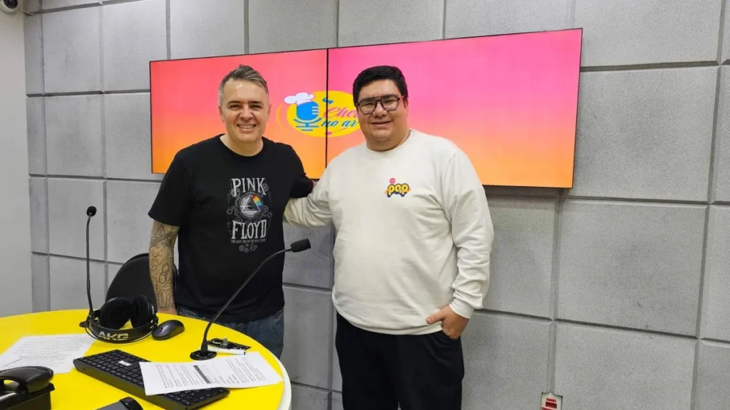 Imagem Chef Leonardo Roncon participou hoje do Jornal Regional para falar da estreia do programa Chef no Ar do artigo Chef Léo Roncon fala sobre o novo programa da Rádio POP: Chef no Ar