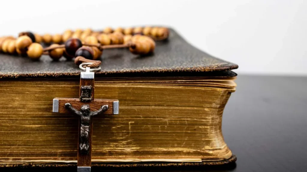 Imagem Estudos da liturgia das horas do artigo Como a liturgia das horas pode transformar seu dia