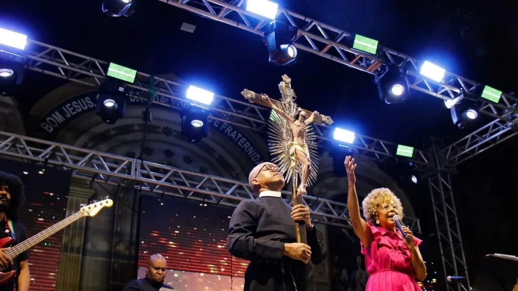 Imagem Bom Jesus da Lapa Pe. Roque e Lucivania Cardoso do artigo Compositora fala sobre o Hino da Romaria do Bom Jesus da Lapa de 2024