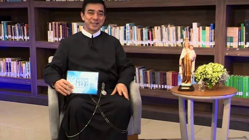 Imagem escola de maria do artigo Nossa Senhora do Carmo: o significado do escapulário