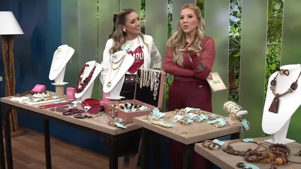 Imagem santa receita 2 do artigo Multiplique seu guarda-roupa com combinações de peças básicas e acessórios