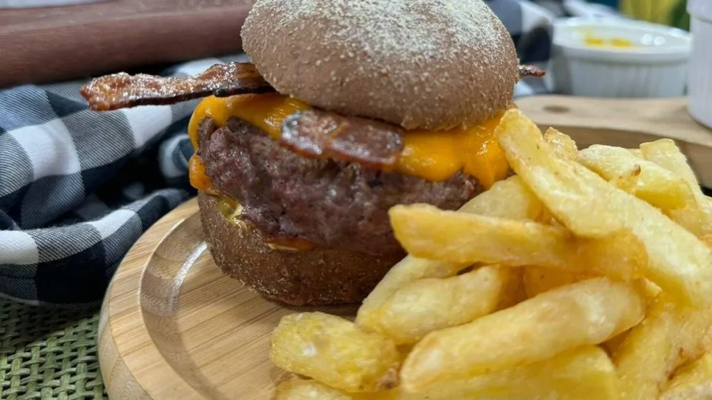 Imagem minicurso hamburguers santa receita do artigo Pão Australiano com Hambúrguer de Carne - Santa Receita