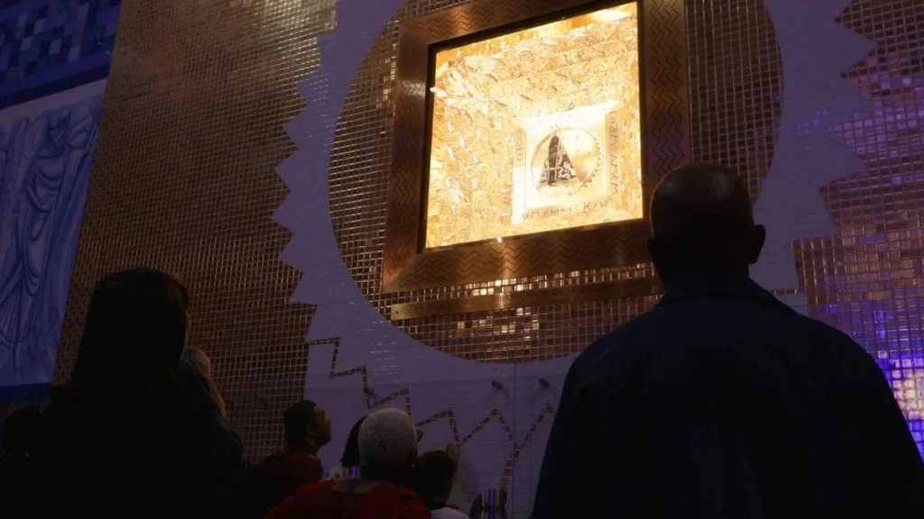 Imagem ARQ 27 8 Reproducao TV Aparecida 13 do artigo "Arquivo A" destaca os títulos populares de Nossa Senhora