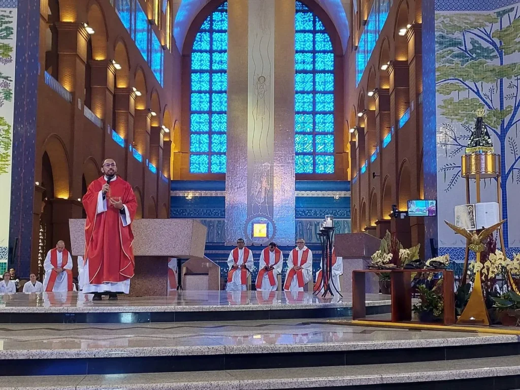 Celebração Eucarística desta quarta-feira reforça a necessidade de nos colocarmos a caminho diante do chamado de Deus.