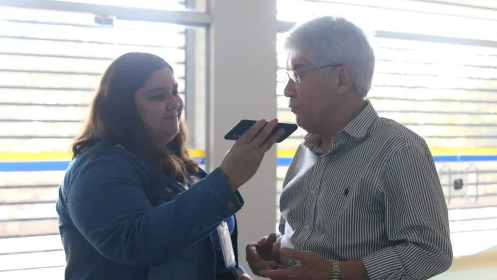 Imagem Encontro com pre candidatos da Radio Pop do artigo Pesquisa aponta rádio como veículo mais confiável para eleições