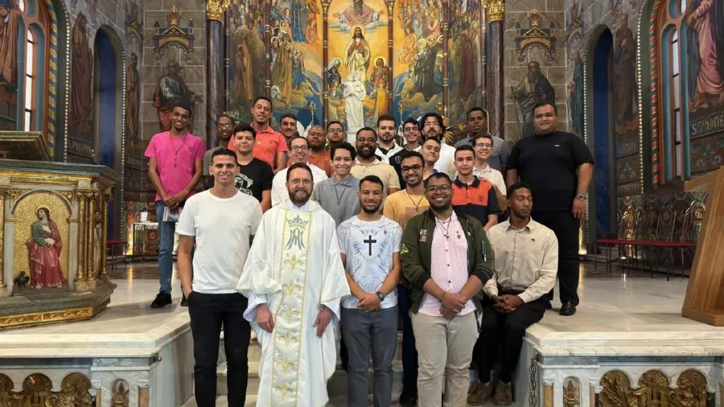 Jovens participam de Retiro Vocacional em BH