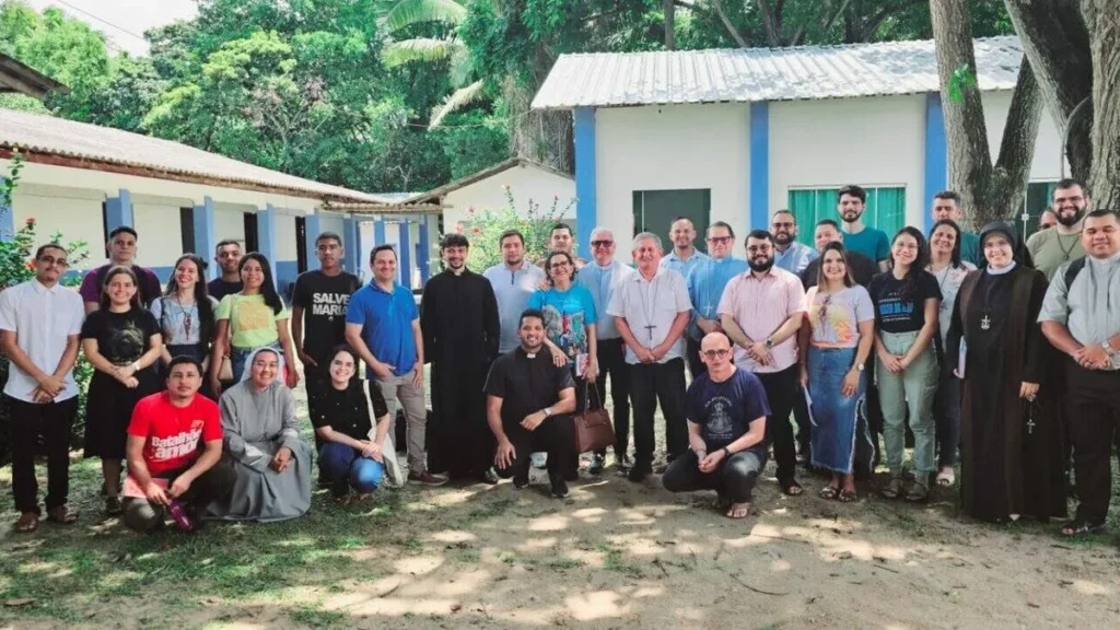 Imagem Reuniao da Missao Jovem na Amazonia realizada em Maraba do artigo Estão abertas as inscrições para a VI Missão Jovem na Amazônia
