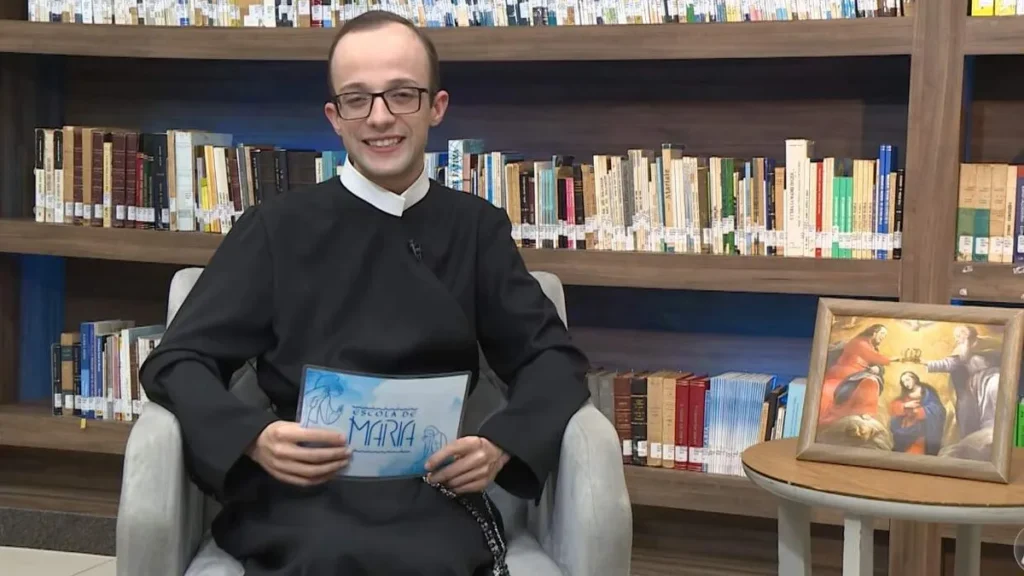 Imagem escola de maria do artigo 22 de agosto é celebrado o dia de Nossa Senhora Rainha