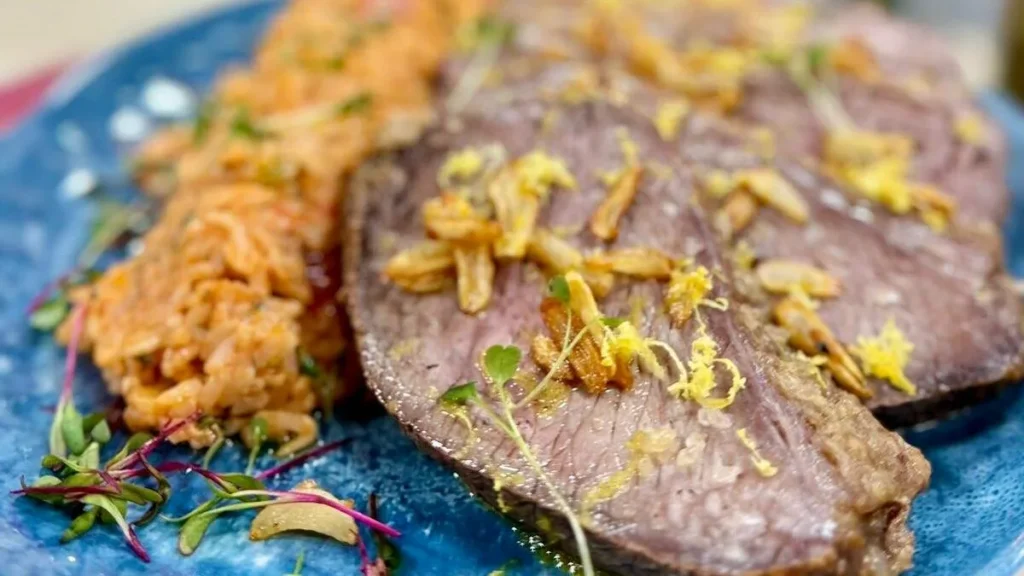 Imagem picanha ao alho com arroz de tomate cremoso santa receita do artigo Picanha ao Alho com Arroz de Tomate Cremoso - Santa Receita