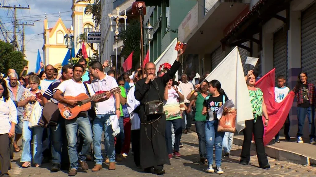 Ir. Viveiros, C.Ss.R, durante missão em Alto do Rio Doce (MG)