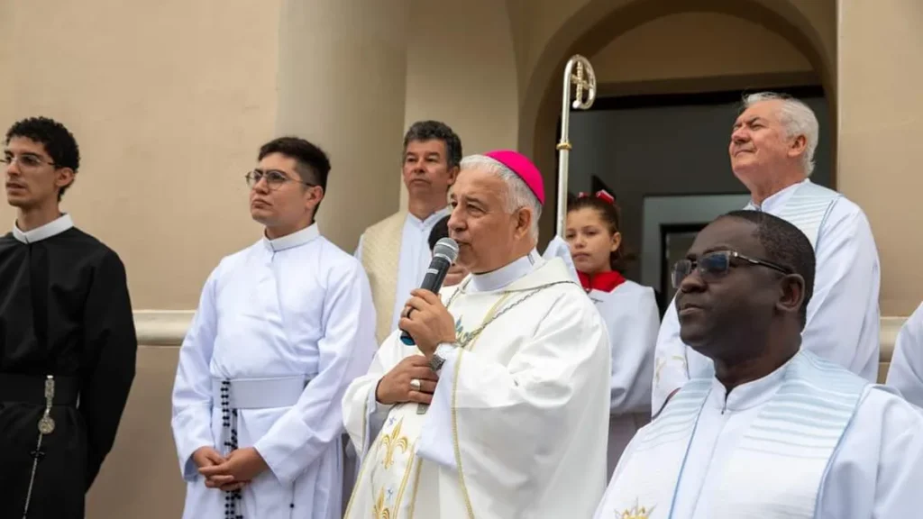 Dom Manoel Ferreira, atual bispo de Registro (SP), celebrou a Missa Solene dedicada à padroeira de Miracatu