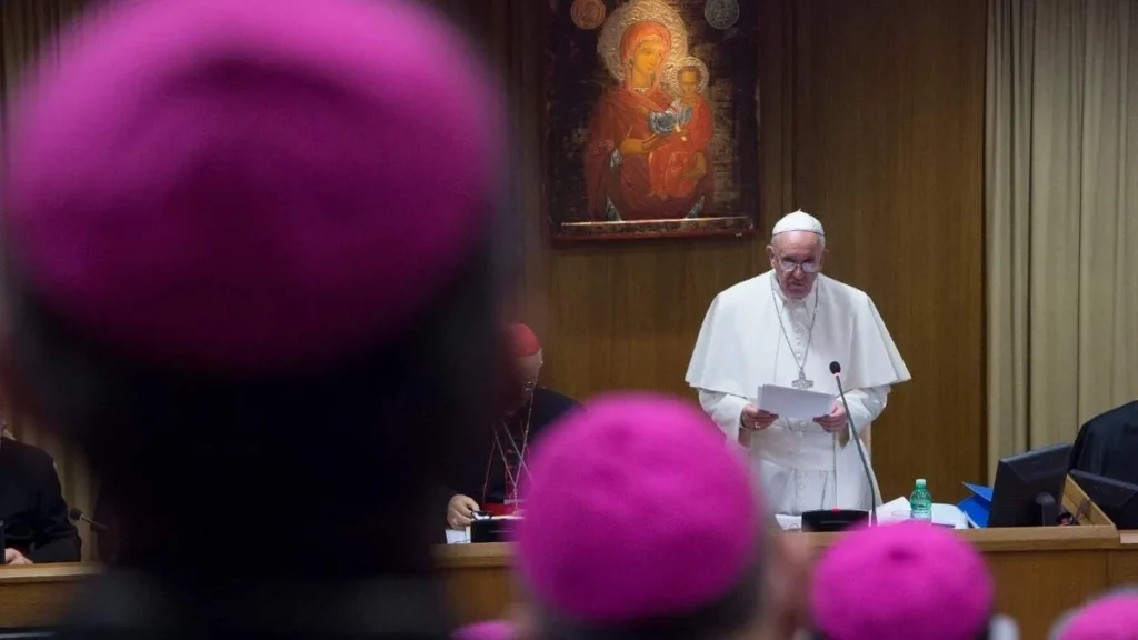 Imagem Sinodo dos Bispos 2018 do artigo Vigília com Papa Francisco e fóruns abertos são novidades no Sínodo
