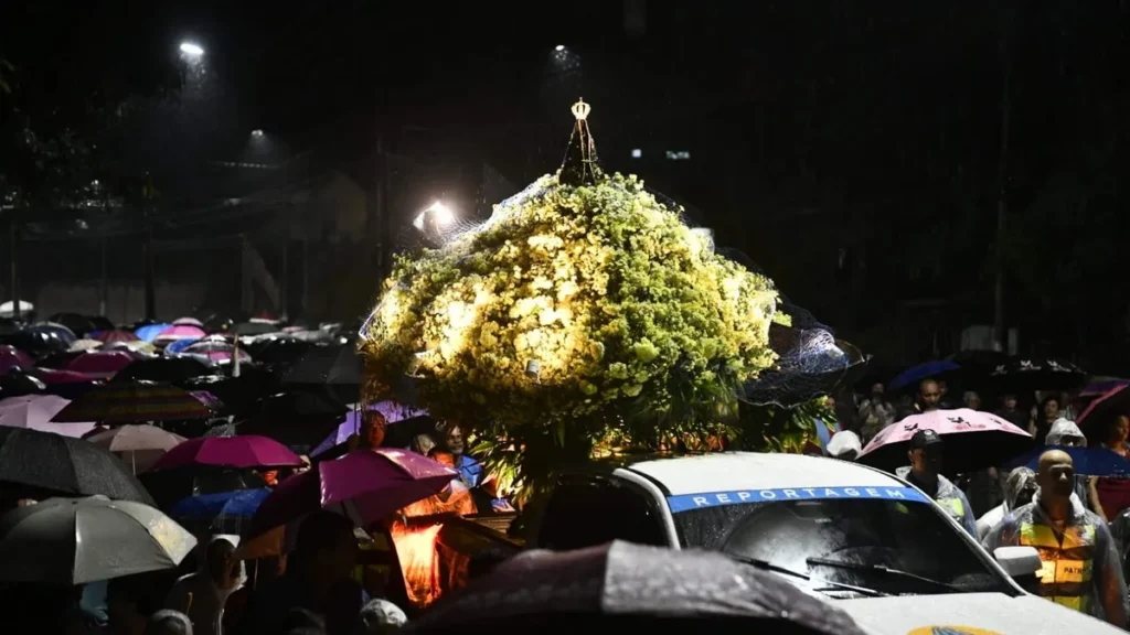 Imagem Procissao Memoria 2024 do artigo Procissão Memória reúne devotos no encerramento da Novena da Padroeira
