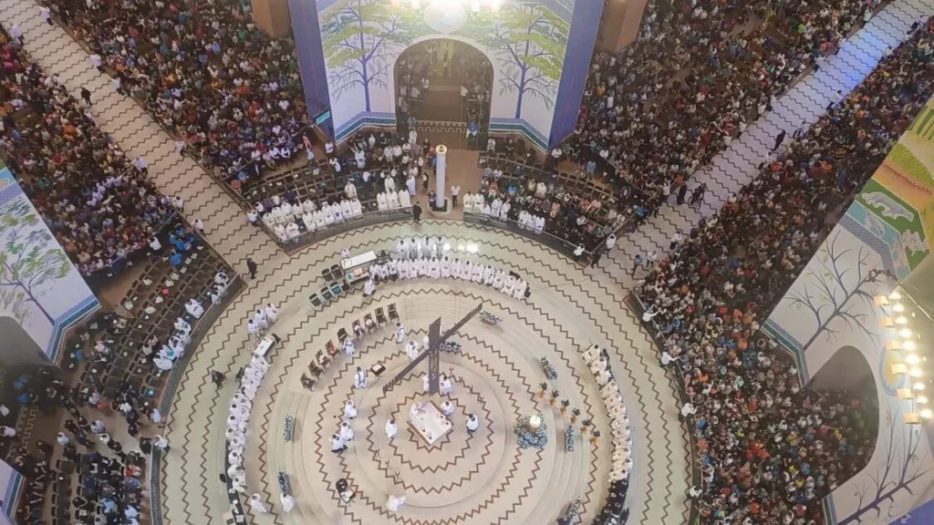 Imagem Missa solene vista da Cupula do artigo Missa Solene marca Festa da Padroeira do Brasil
