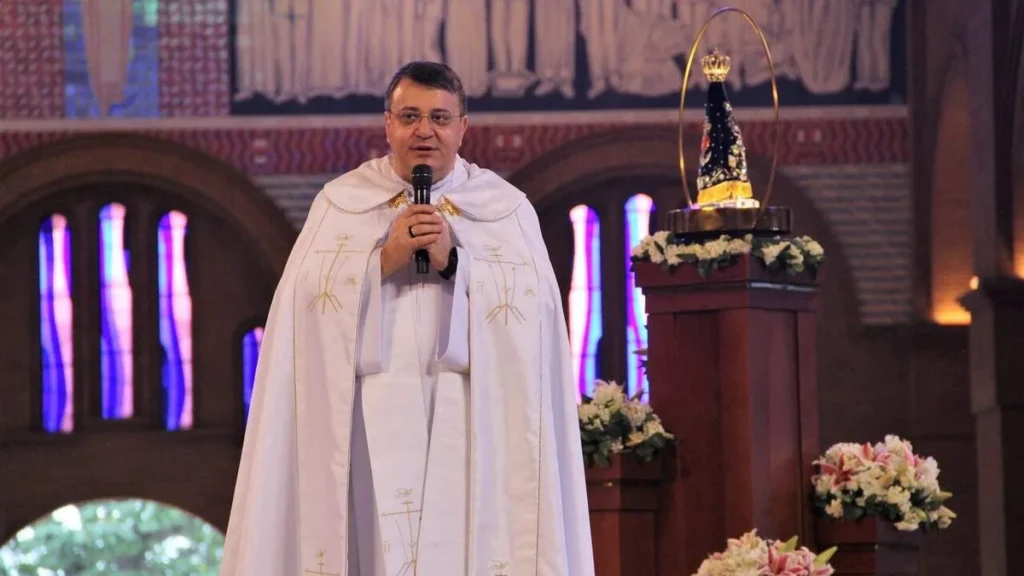 Imagem 9 dia Novena da padroeira 2024 Pe. Marlos do artigo 9º dia da Novena da tarde reforça o compromisso de sermos Família dos Devotos